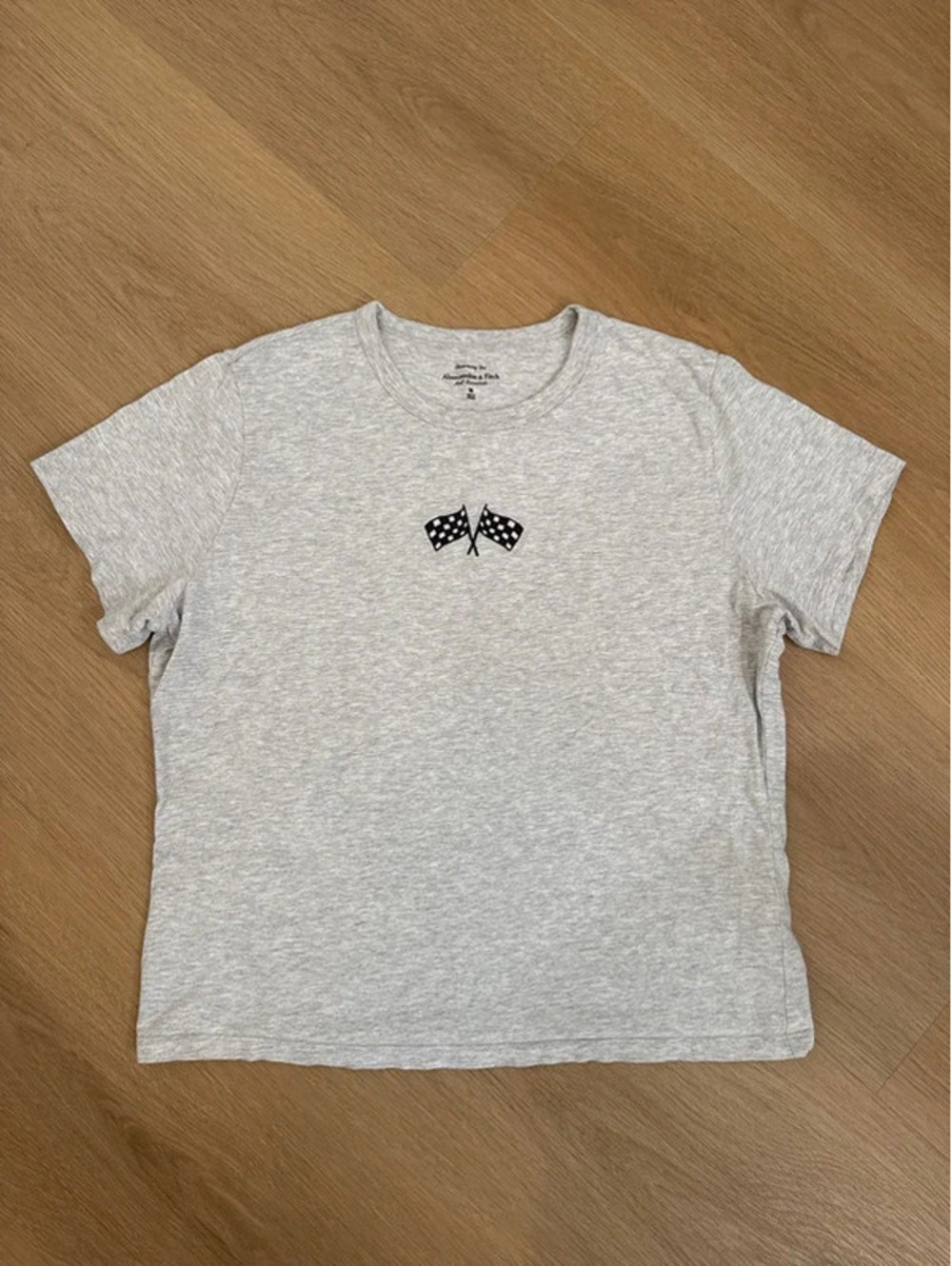Abercrombie & Fitch Essential Graphic Tee Medium